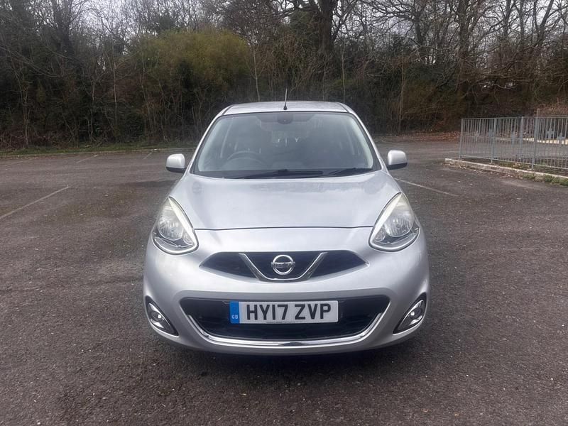 Begagnad Nissan Micra Acenta 2017 Silver Halvkombi