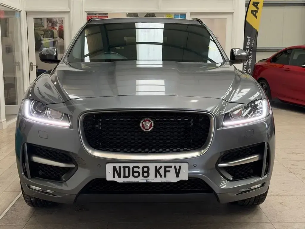 Used Jaguar F-Pace R-Sport 180 HP (132 kW) 2018 Grey SUV