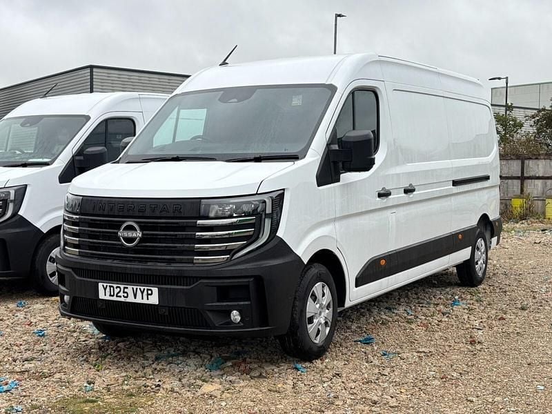 Used Nissan Interstar Tekna 130 HP (95 kW) 2025 White Van