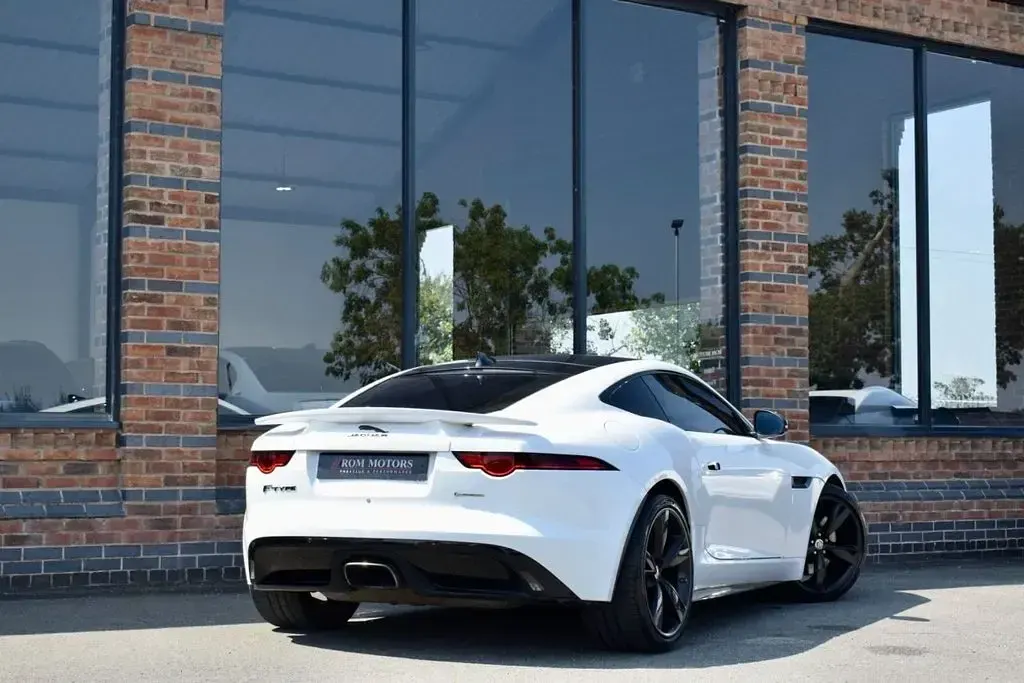 Used Jaguar F-Type R-Dynamic 300 HP (220 kW) 2017 White Coupe