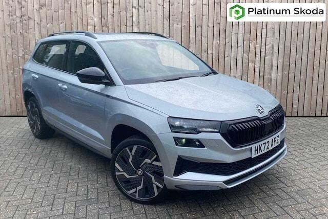 Brilliant silver metallic Used 2022 Skoda Karoq SportLine SUV | £25,450 (Fair price) - Image 1/4