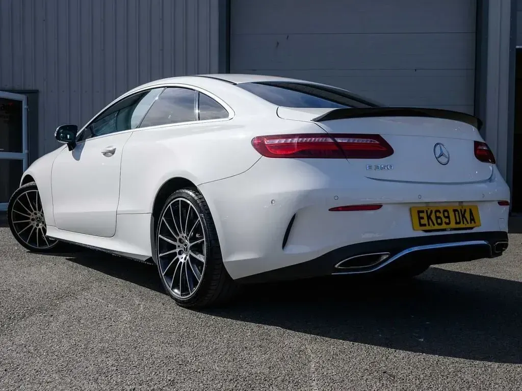 Usado Mercedes E350 AMG line 2019 Branco Coupé