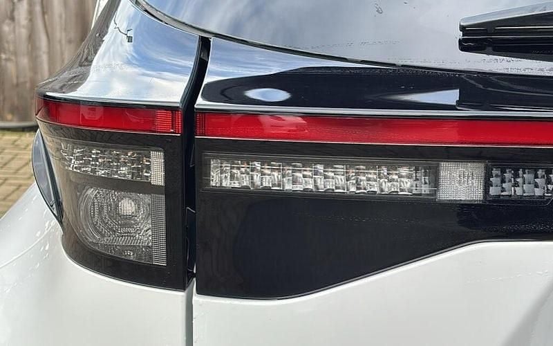 Used 2025 Toyota Yaris Hybrid Design Estate | £20,799 (Super price) - Image 1/4