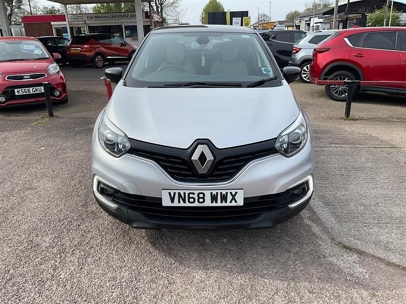 Second-hand Renault Captur Iconic 90 CP (66 kW) 2018 Negru SUV