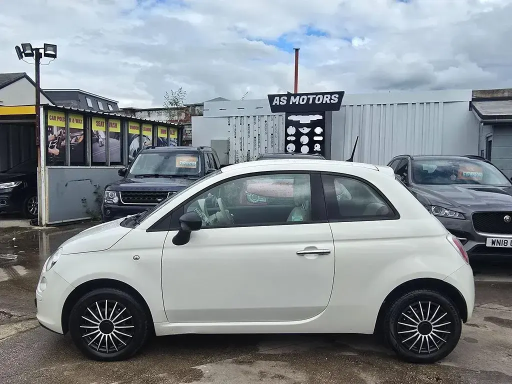Used Fiat 500 Pop 69 HP (50 kW) 2014 White Hatchback