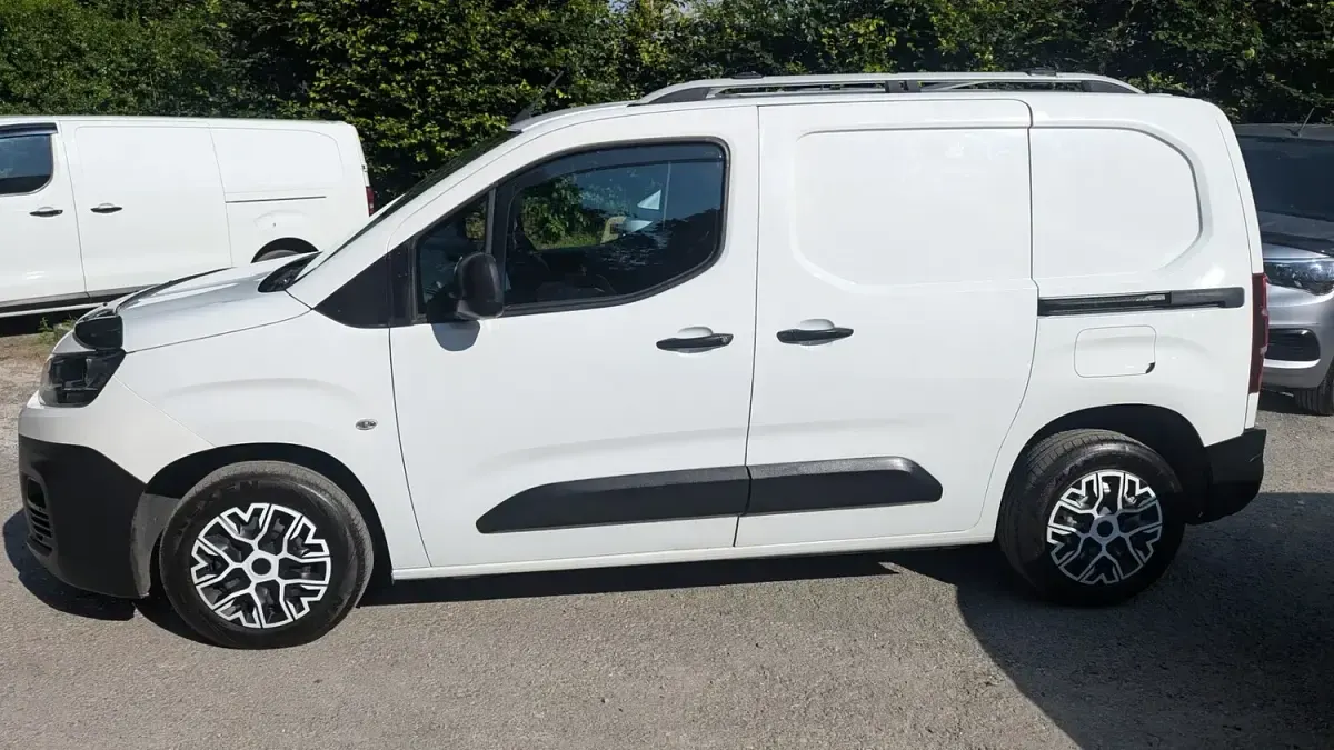Used Citroën Berlingo 75 HP (55 kW) 2020 White MPV