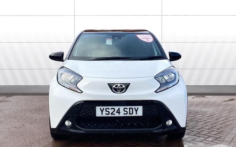 Used Toyota Aygo X 72 HP (52 kW) 2024 White SUV