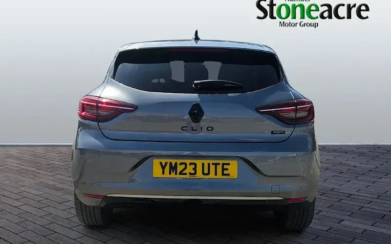 Used Renault Clio Engineered 145 HP (106 kW) 2023 Grey Hatchback