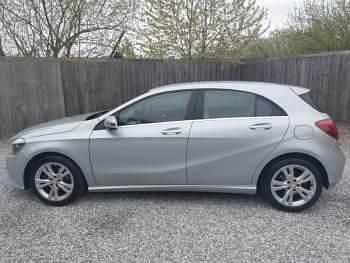 Używany Mercedes A180 Executive 109 KM (80 kW) 2017 Srebrny Hatchback