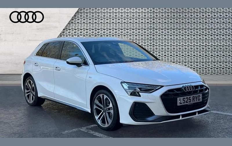 Used Audi A3 e-tron S-Line 200 HP (147 kW) 2025 White Hatchback
