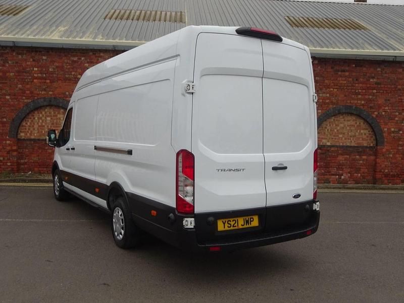 Usado Ford Transit Trend 130 CV (95 kW) 2021 Blanco Van