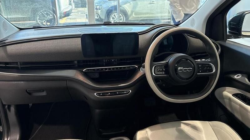 Used Fiat 500e La Prima 85 kW (116 HP) 2022 Black Hatchback