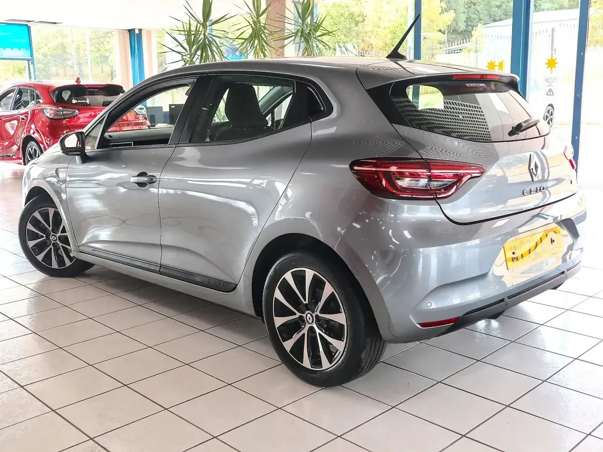 Used Renault Clio Evolution 145 HP (106 kW) 2022 Grey Hatchback