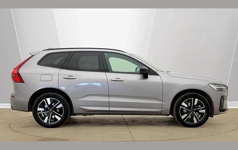 Used Volvo XC60 Plus 247 HP (181 kW) 2025 Silver SUV