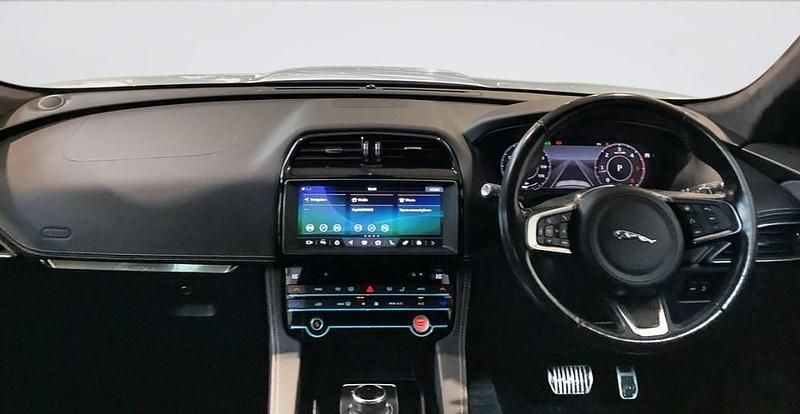 Used Jaguar F-Pace Chequered Flag 180 HP (132 kW) 2019 White SUV