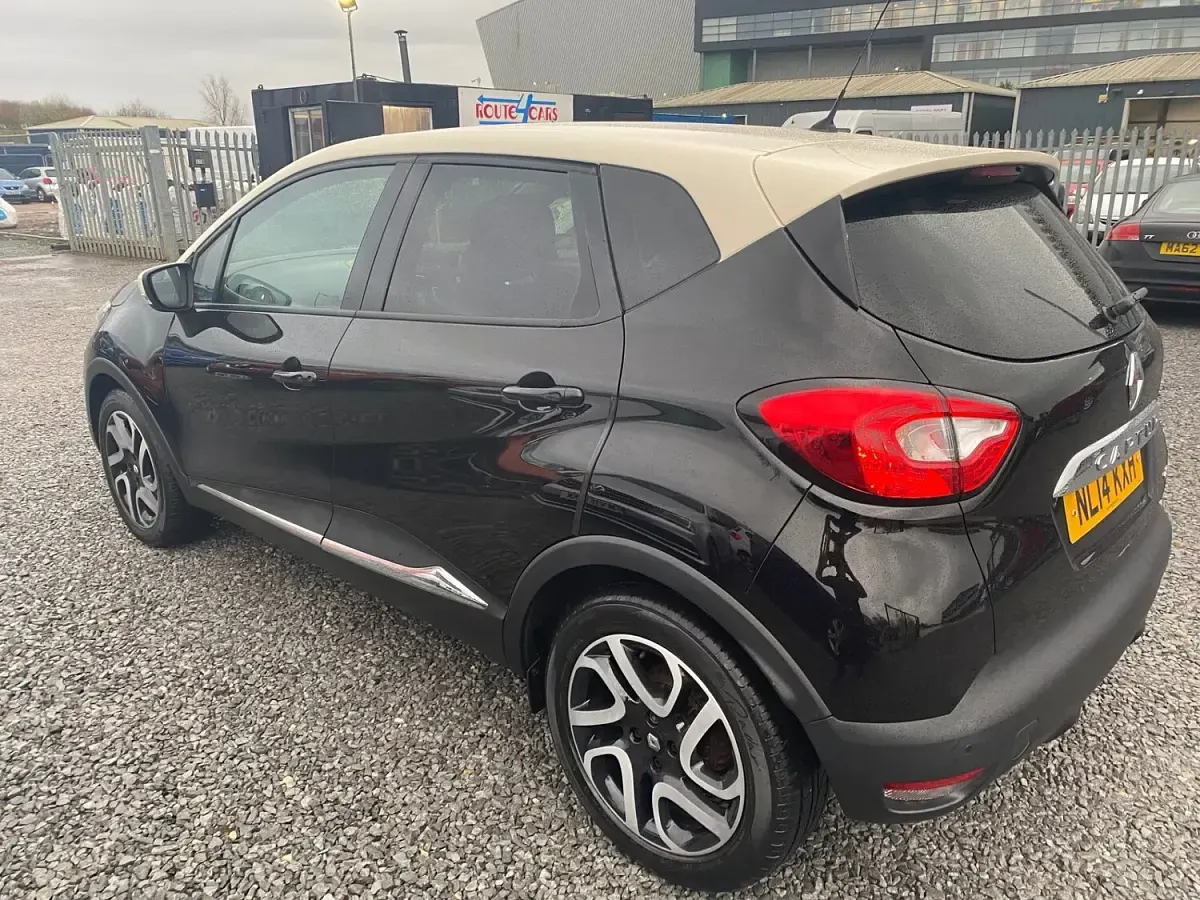 Used Renault Captur Dynamique 90 HP (66 kW) 2014 Black SUV