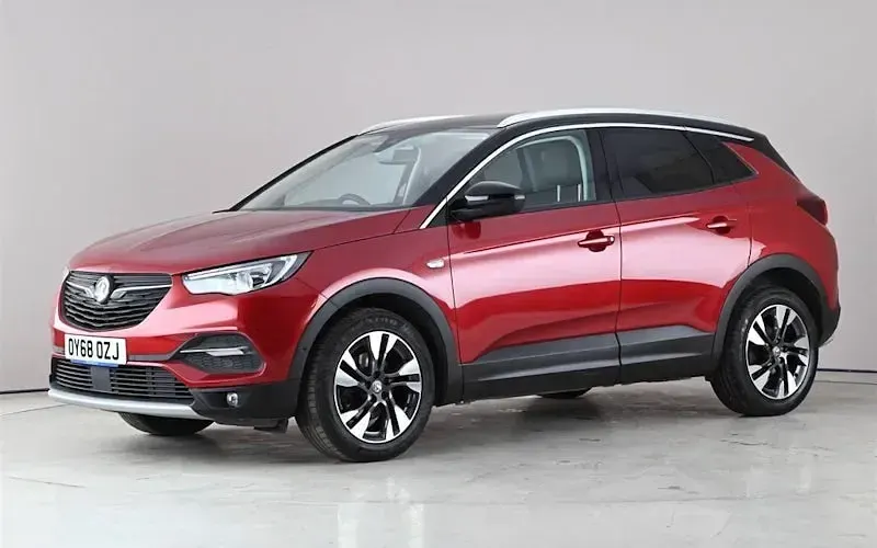 Used Vauxhall Grandland X Sport 131 HP (96 kW) 2018 Red SUV