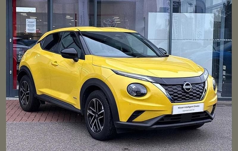 Used Nissan Juke N-Connecta 143 HP (105 kW) 2024 Yellow SUV