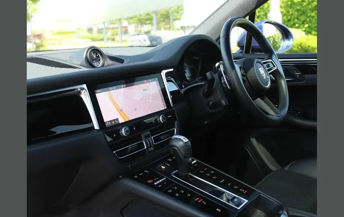 Used Porsche Macan 374 HP (275 kW) 2023 Blue SUV