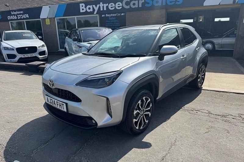Used 2024 Toyota Yaris Hybrid Design SUV | £21,995 (Good price) - Image 1/1