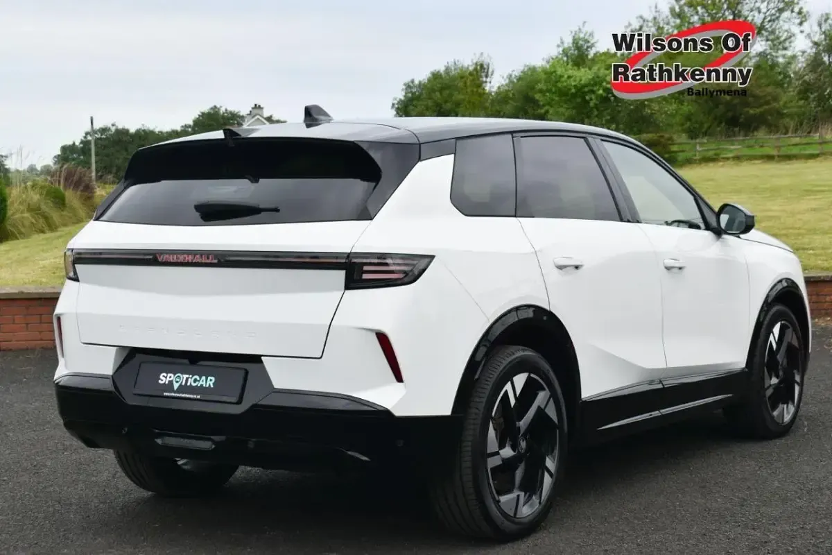Used Vauxhall Grandland Ultimate 154 kW (210 HP) 2025 White SUV