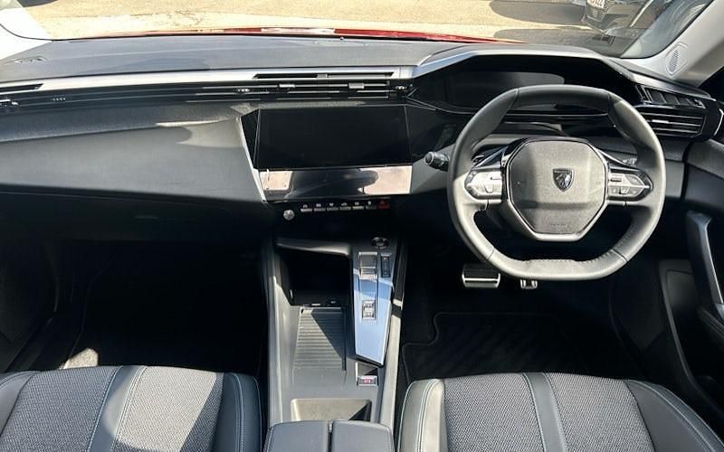 Second-hand Peugeot 308 Allure Premium 131 CP (96 kW) 2023 Roșu Hatchback
