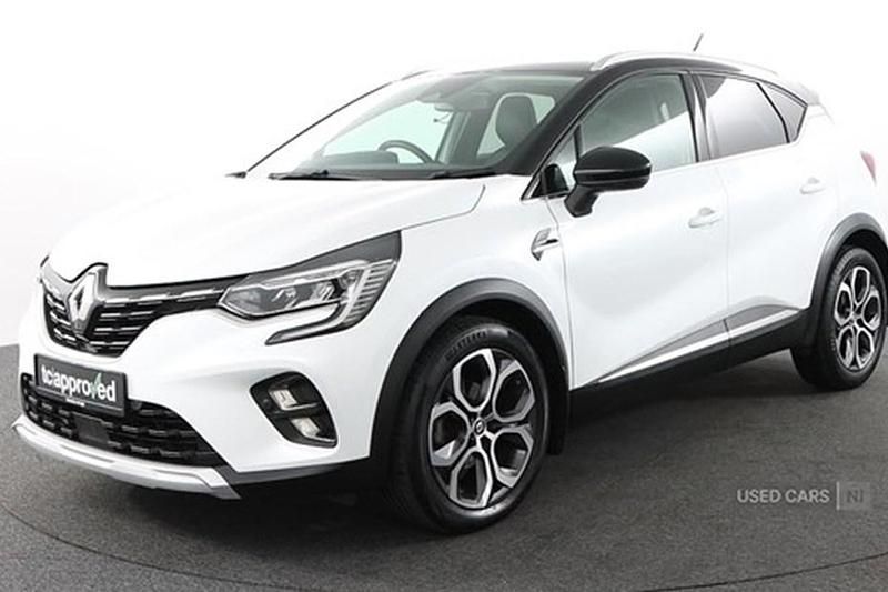 White/black Used 2021 Renault Captur Version S SUV | £13,995 (Fair price) - Image 1/1