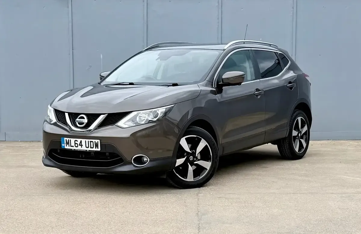 Używany Nissan Qashqai N-TEC 115 KM (84 kW) 2014 Beżowy SUV