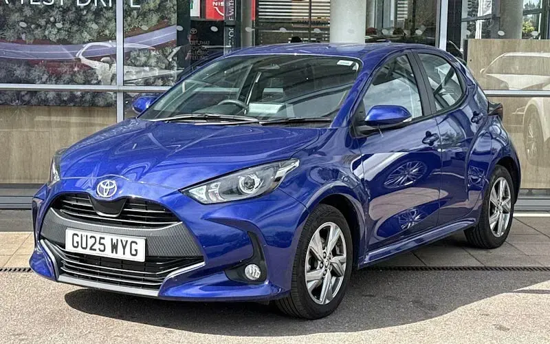 Used Toyota Yaris Hybrid 116 HP (85 kW) 2025 Blue Hatchback