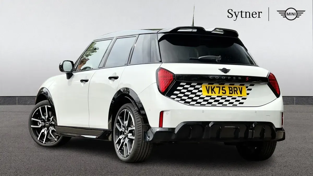 Used Mini Cooper S Hatch 201 HP (147 kW) 2025 White Hatchback