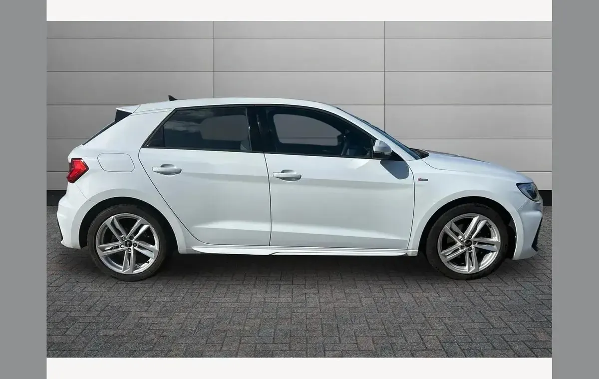 Used Audi A1 S-Line 110 HP (80 kW) 2022 White SUV