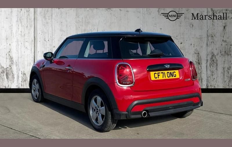 Used Mini Cooper Classic 134 HP (98 kW) 2022 Red Hatchback