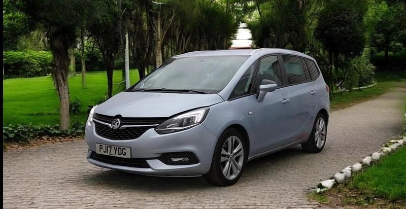 Used Vauxhall Zafira Tourer SRi 140 HP (102 kW) 2017 Silver MPV