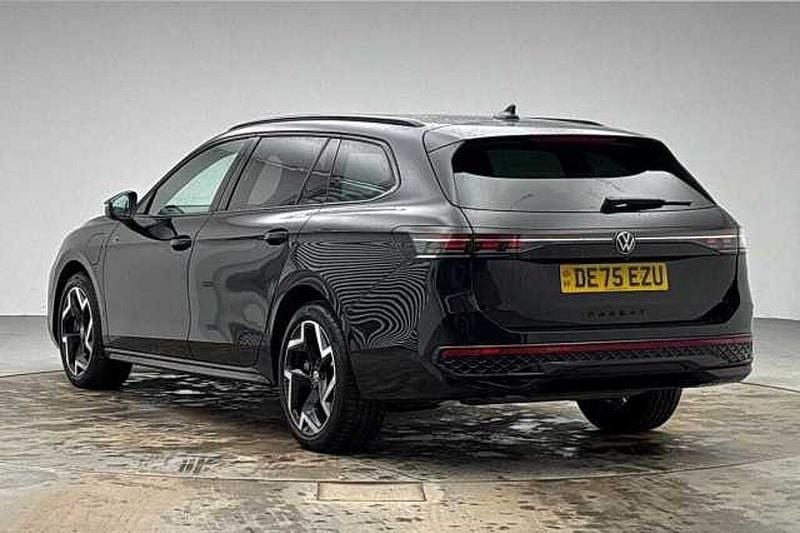 Usado VW Passat R-line 272 HP (200 kW) 2025 Preto Carrinha