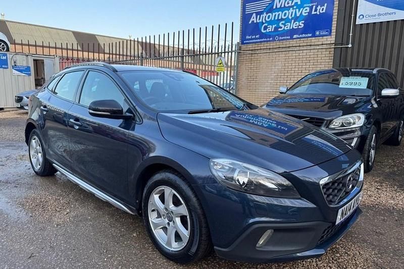 Used Volvo V40 CC SE 115 HP (84 kW) 2014 Estate