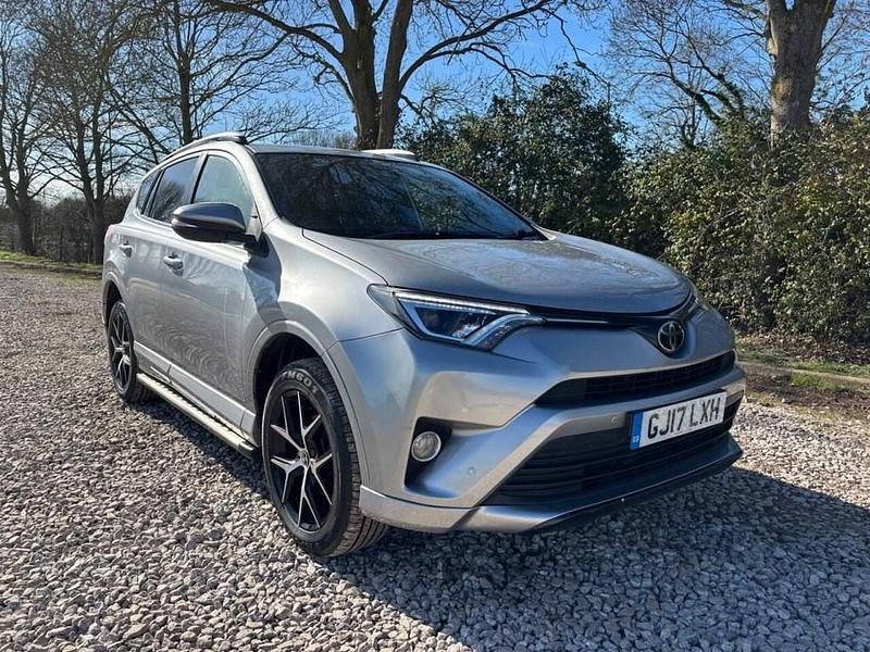 Used Toyota RAV4 143 HP (105 kW) 2017 Silver SUV