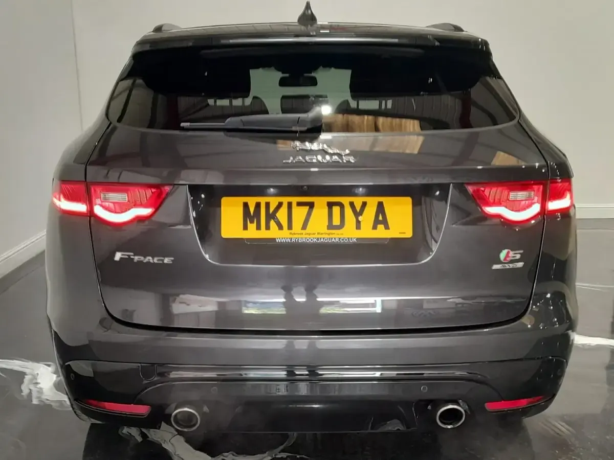 Used Jaguar F-Pace Supercharged 380 HP (279 kW) 2017 Grey SUV