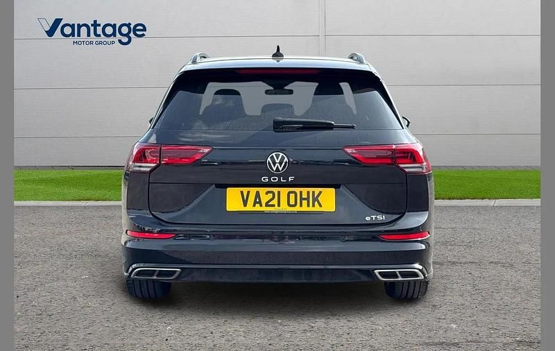 Usado VW Golf VIII R-line 147 HP (108 kW) 2021 Preto Carrinha