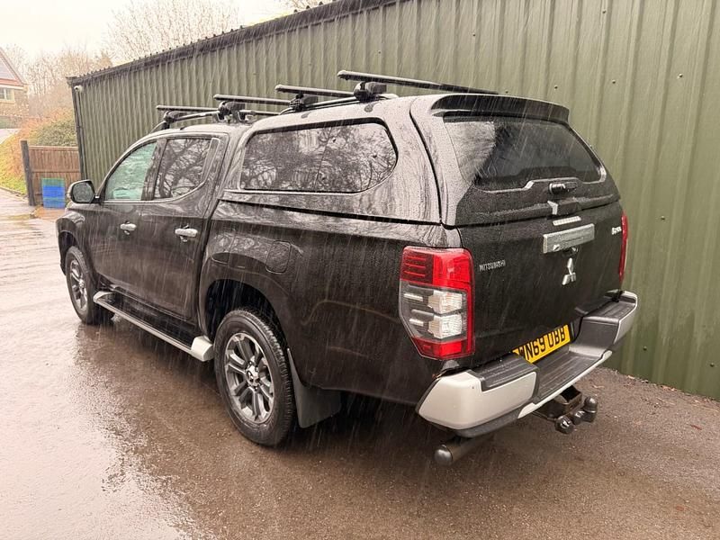 Used Mitsubishi L200 Warrior 150 HP (110 kW) 2019 Black Pickup