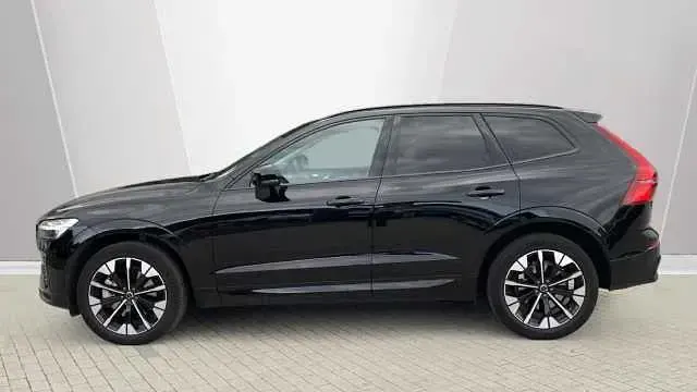 Used Volvo XC60 Plus 247 HP (181 kW) 2025 Black SUV