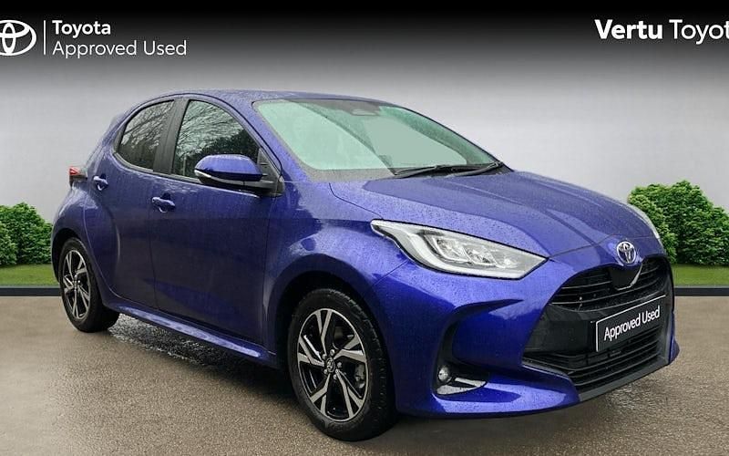 New Toyota Yaris Hybrid Design 116 HP (85 kW) 2025 Blue Hatchback