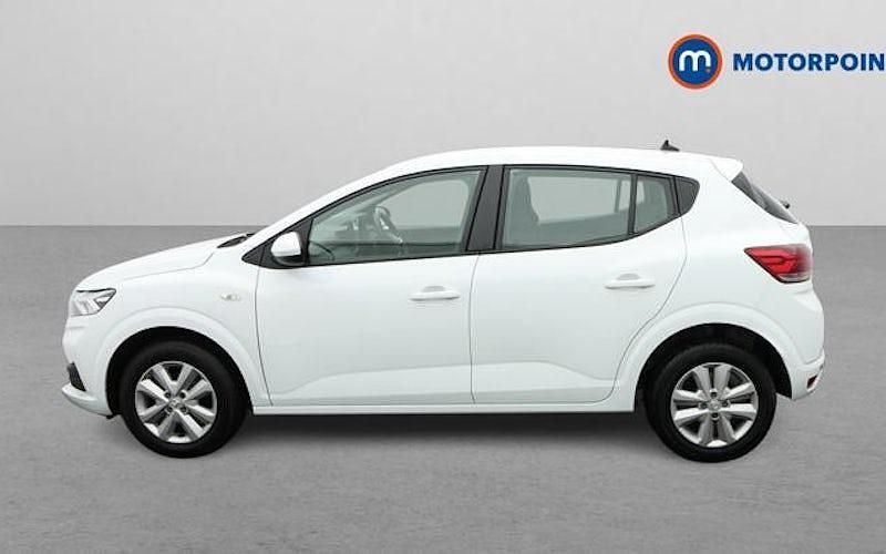 Used Dacia Sandero Comfort 91 HP (66 kW) 2022 White Hatchback