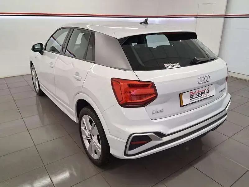 Used Audi Q2 S-Line 108 HP (79 kW) 2022 White SUV
