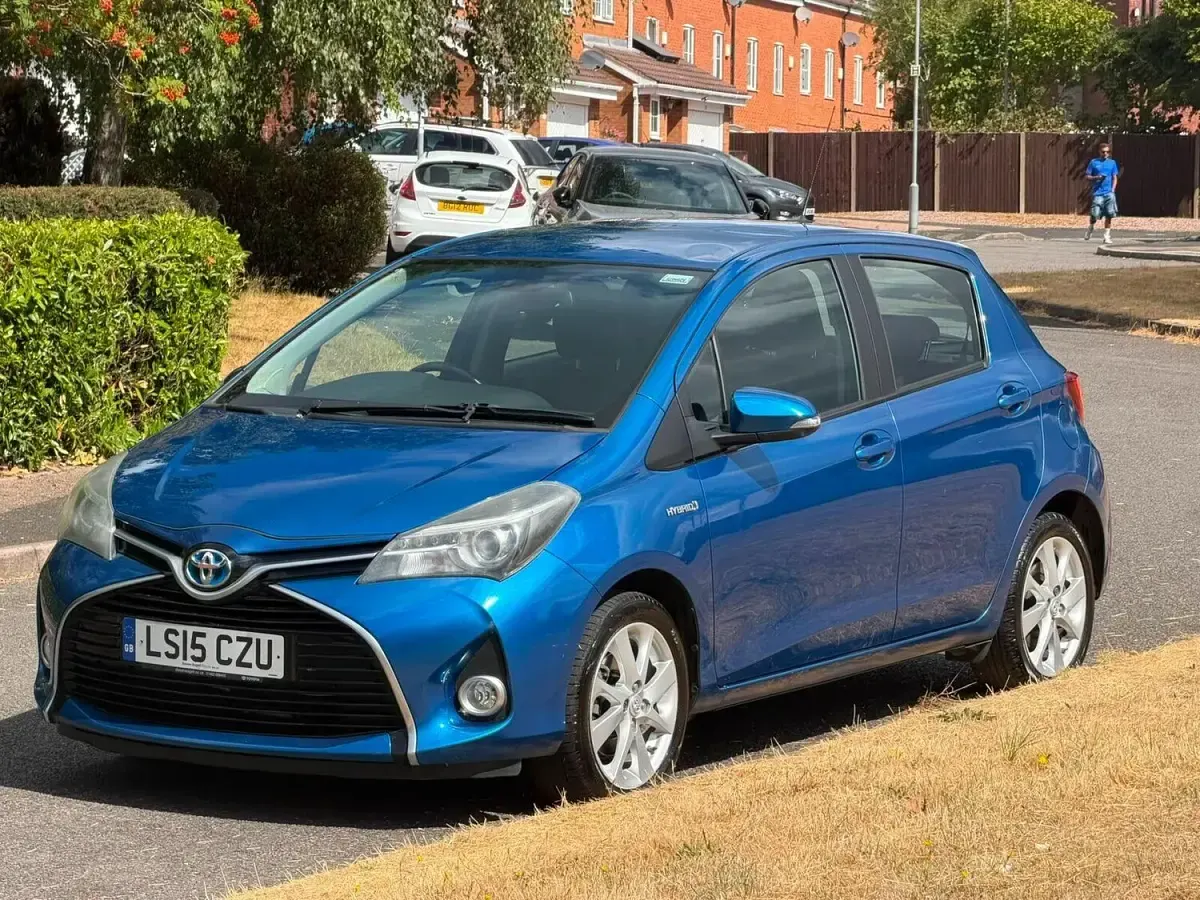 Used Toyota Yaris 2015 Blue Hatchback