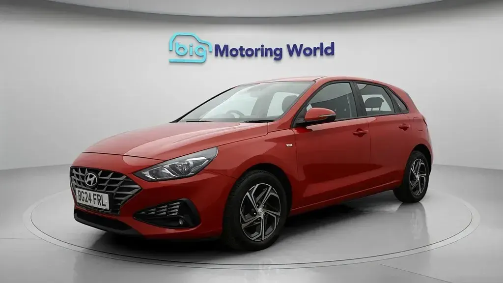 Used Hyundai i30 SE 120 HP (88 kW) 2024 Red Hatchback