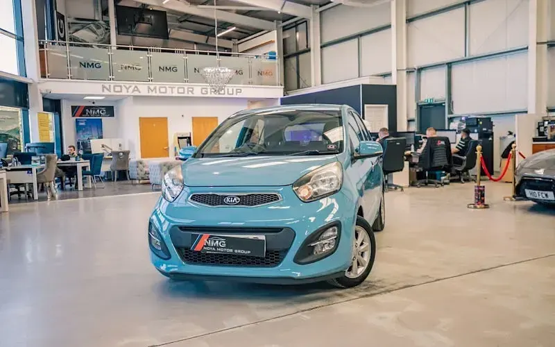 Used Kia Picanto 84 HP (61 kW) 2014 Blue Hatchback