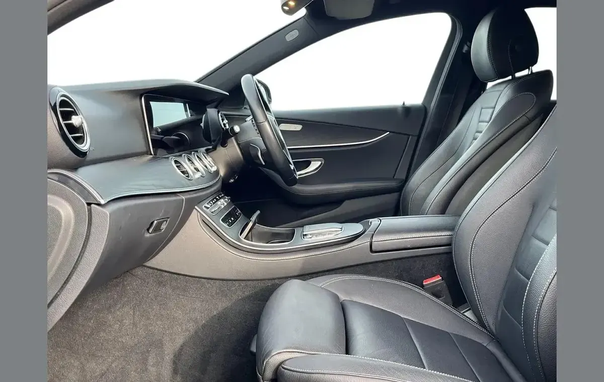 Used Mercedes E200 AMG line 194 HP (142 kW) 2022 Blue Sedan