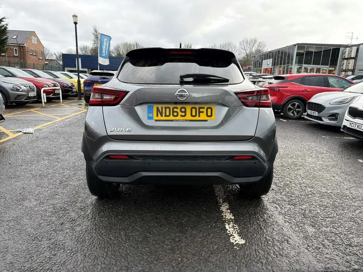 Usado Nissan Juke N-Connecta 2019 Cinzento SUV
