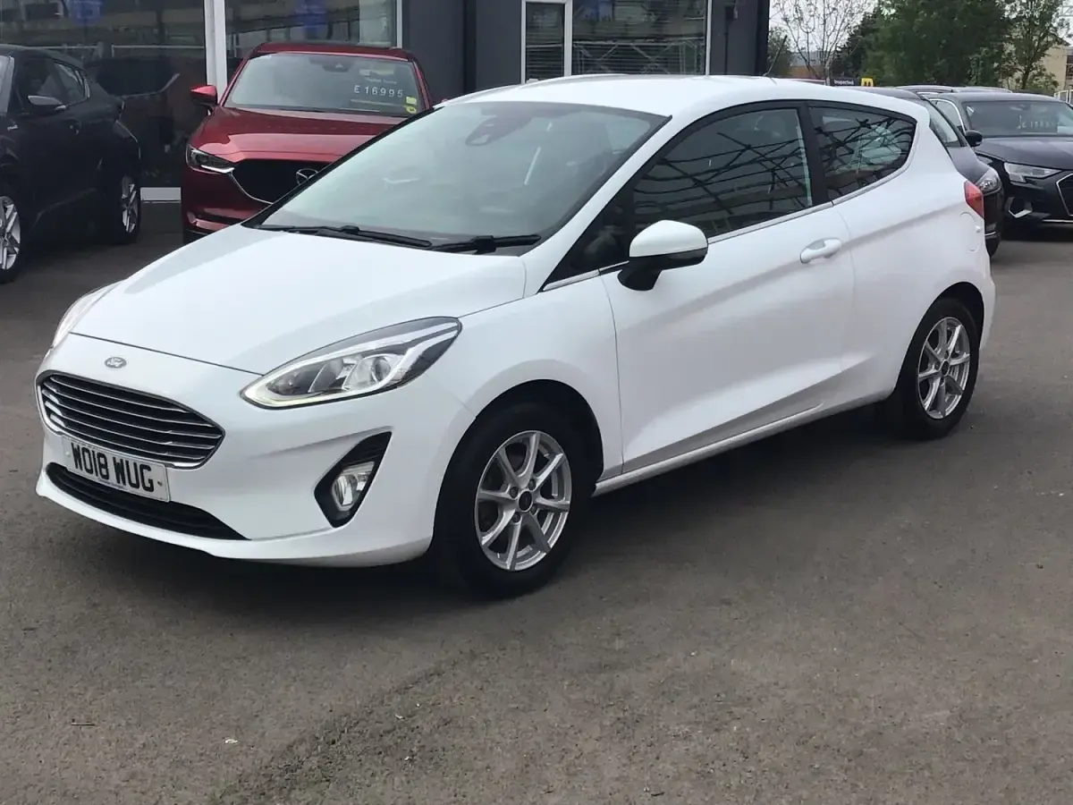 Usado Ford Fiesta Zetec 85 HP (62 kW) 2018 Branco Citadino