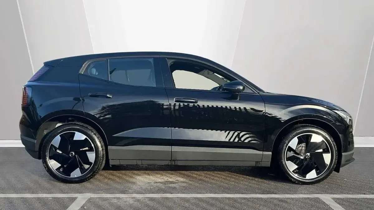 Nouă Volvo EX30 Performance 314 kW (428 CP) 2025 Negru SUV